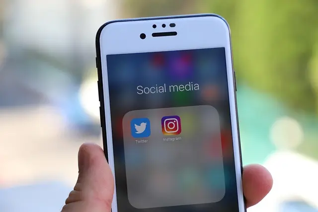 Comment dénicher des bons plans produits grâce aux réseaux sociaux